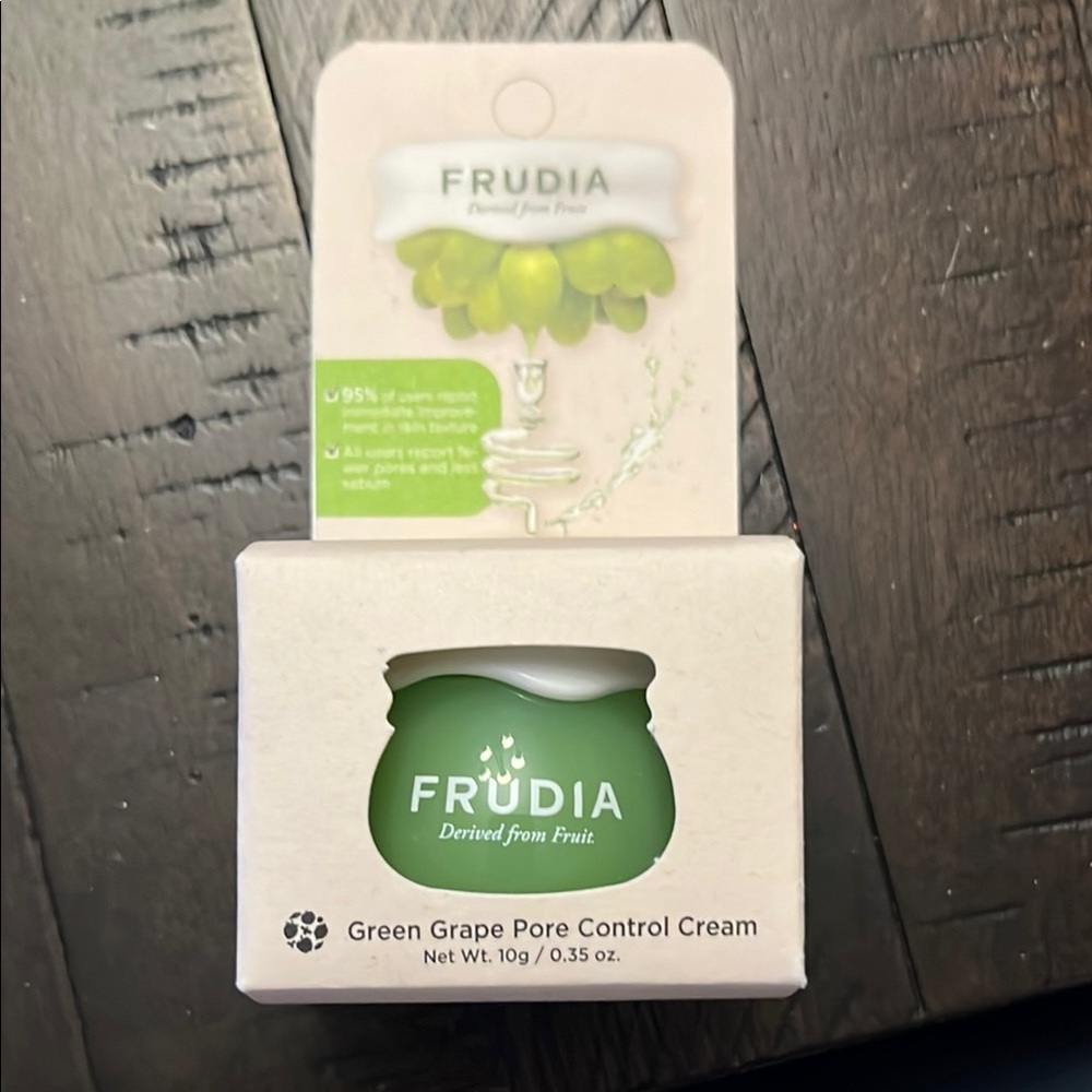 Frisia Green Grape Pore Control Cream